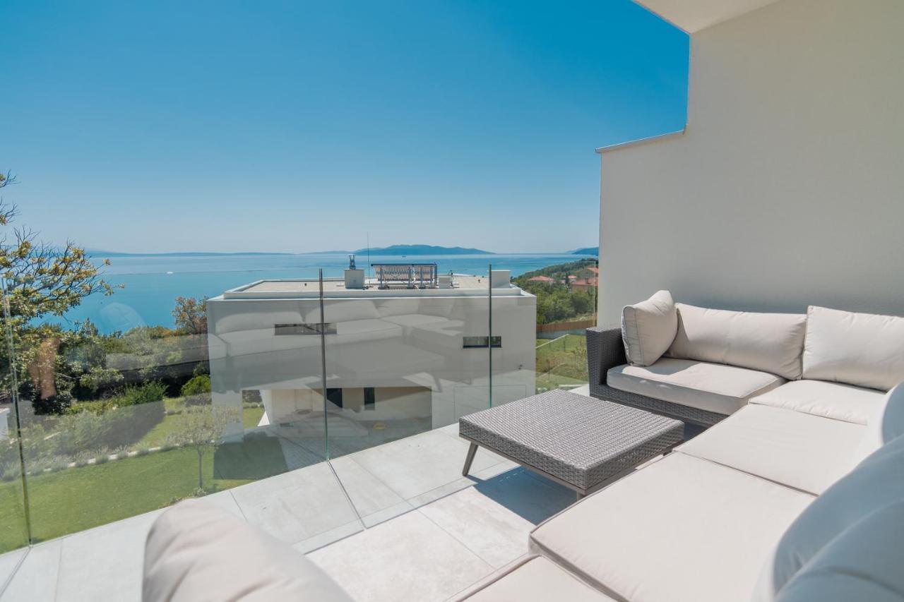 Villa The Boat With Rooftop Pool Матульи Экстерьер фото