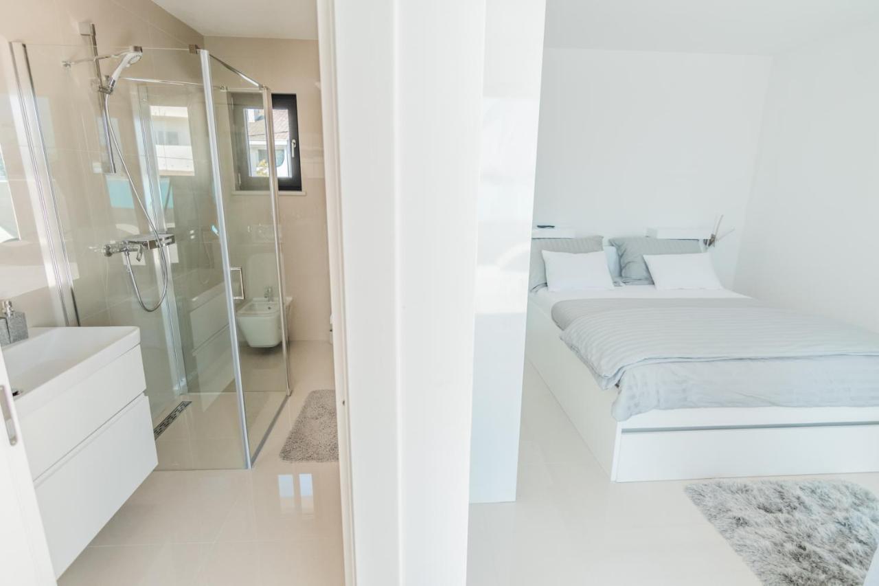 Villa The Boat With Rooftop Pool Матульи Экстерьер фото